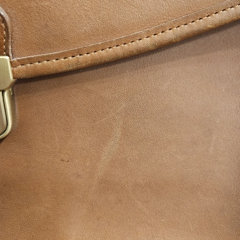 LAST CHANCE Elegant Vintage COACH Brief Case In British Tan Leather